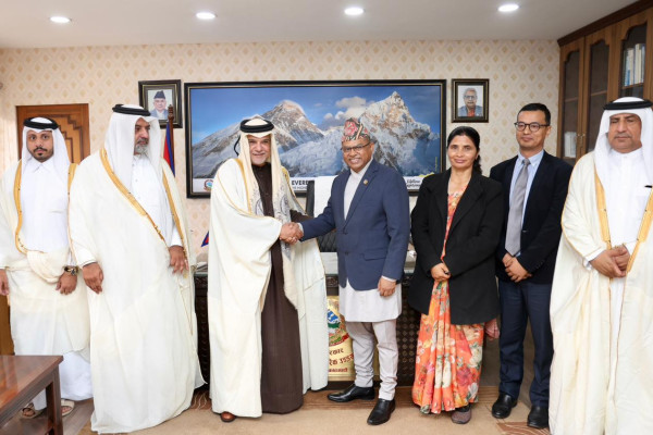 कतार चेम्बर अफ कमर्सको प्रतिनिधिमण्डलद्वारा पर्यटन मन्त्रीसँग भेटवार्ता